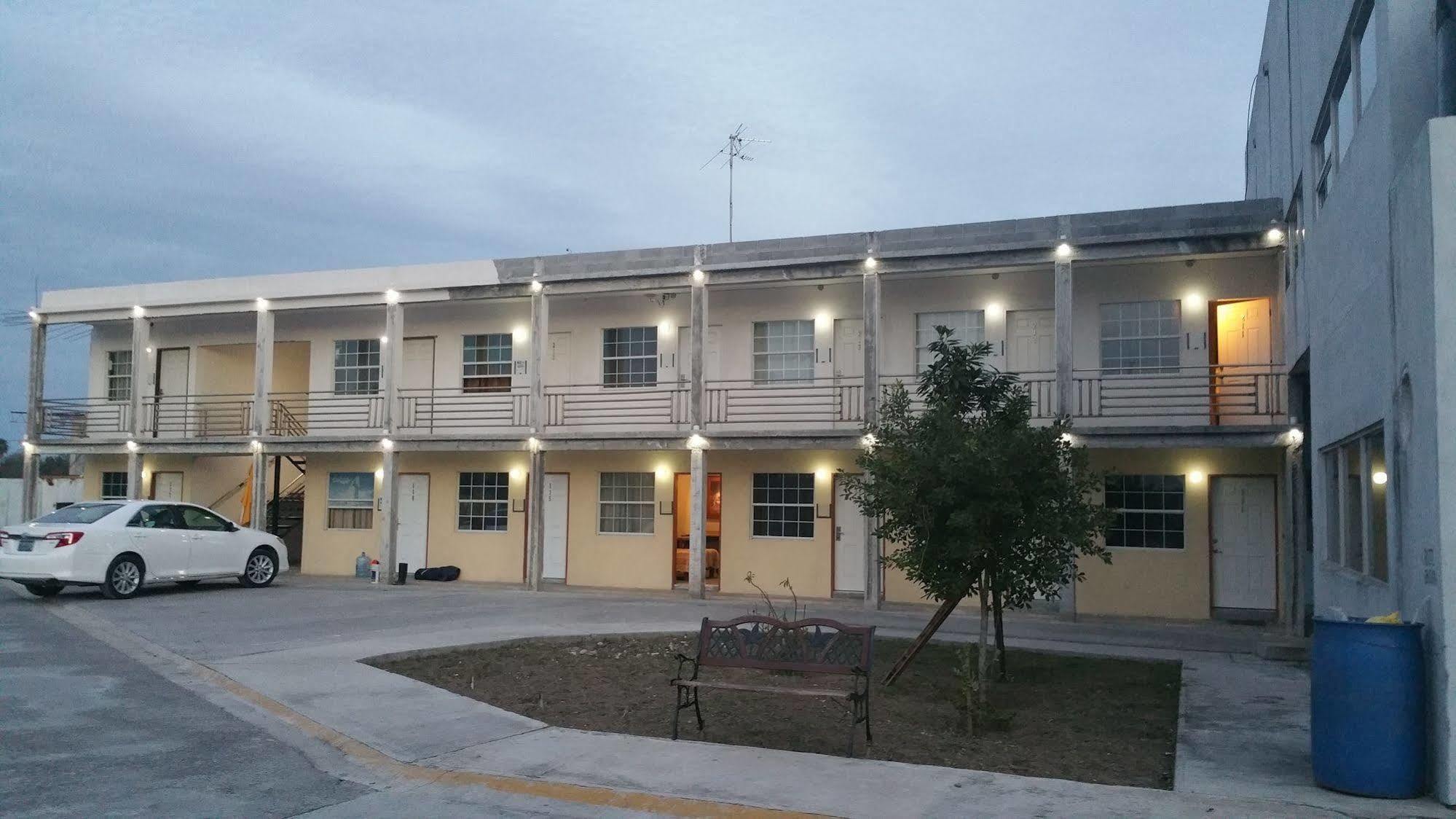 Hotel Estrella Matamoros  Exteriör bild